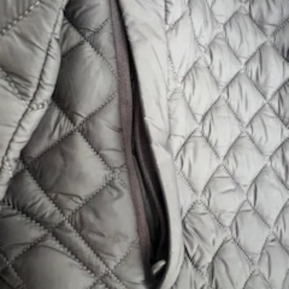 Athleta Whisper Featherless Puffer Jacket - Picture 6 of 7